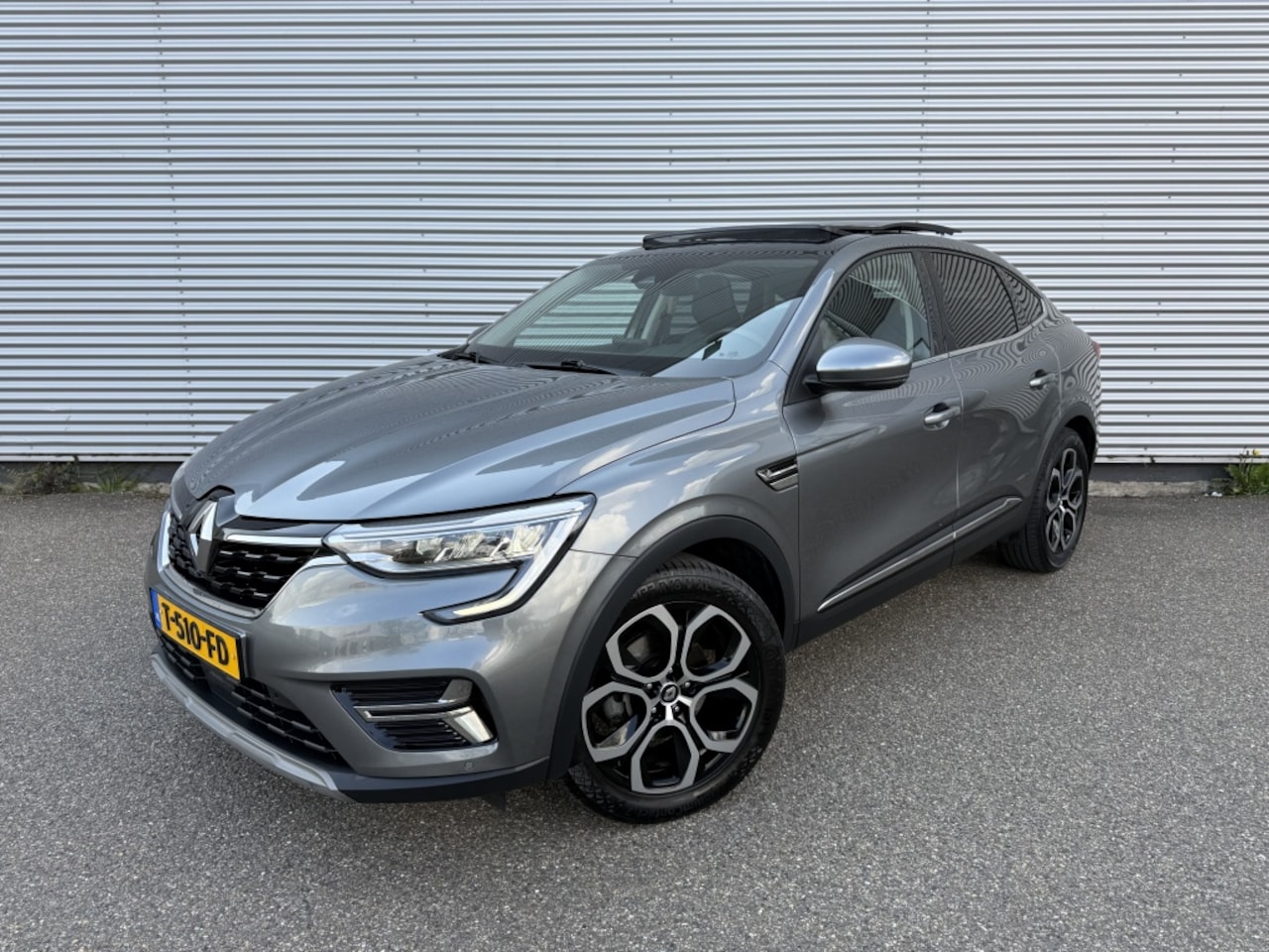 Renault Arkana - 1.6 E-T h 145 techno NAP Pano Trekhaak Afn. Carplay Camera Sfeer - AutoWereld.nl