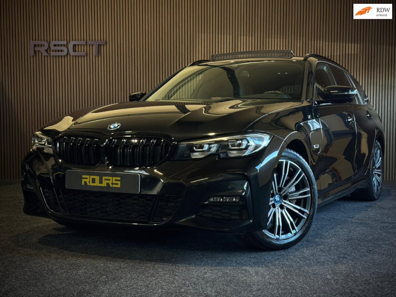 BMW 3-serie Touring - BMW 330E Touring M Sport|Pano|Camera|Keyless|Automaat - AutoWereld.nl