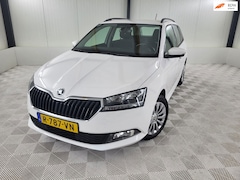 Skoda Fabia Combi - 1.0 TSI Ambition, Trekhaak, Parkeersensoren, Carplay