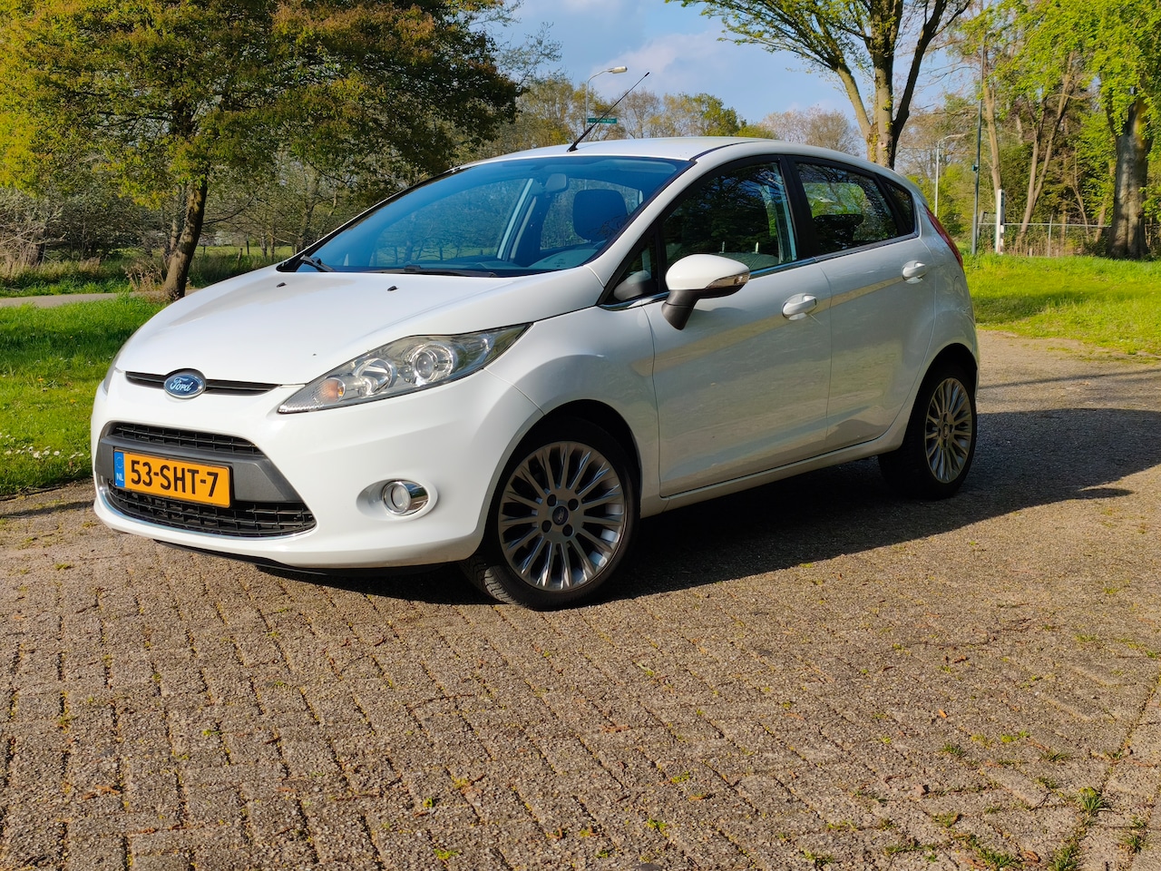 Ford Fiesta - 1.6 Titanium - AutoWereld.nl