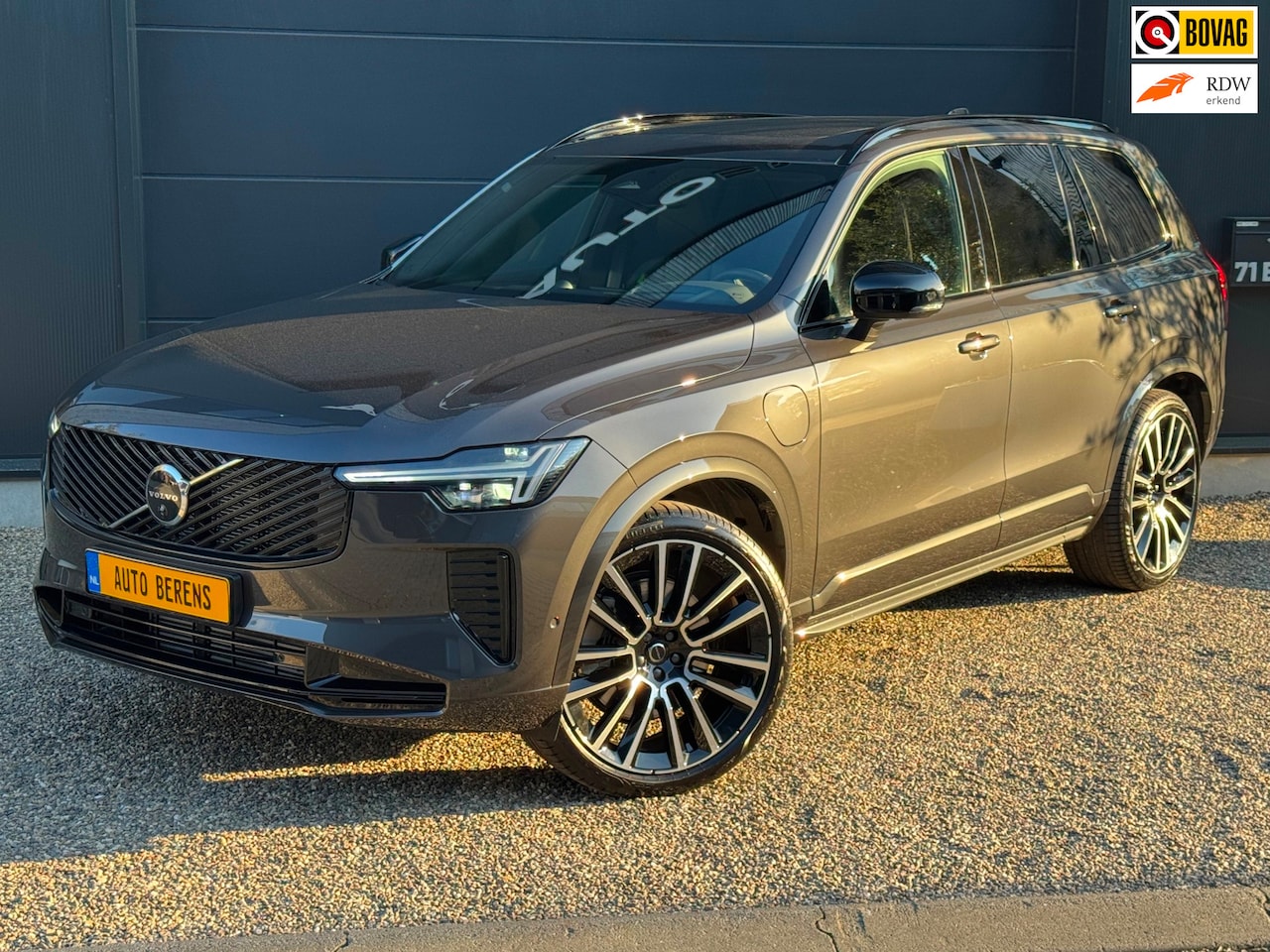 Volvo XC90 - 2.0 T8 Plug-in hybrid AWD Ultra Dark | Bowers&Wilkins | Luchtvering | Massage | 22 Inch | - AutoWereld.nl
