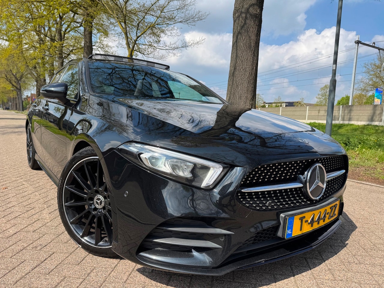 Mercedes-Benz A-klasse - 250 Premium Plus 2019 AMG Pano! - AutoWereld.nl