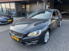 Volvo V60 - 2.4 D6 AWD Plug-In Hybrid XENON SCHUIFDAK LEDER ACC VOL ORIG NL NAP