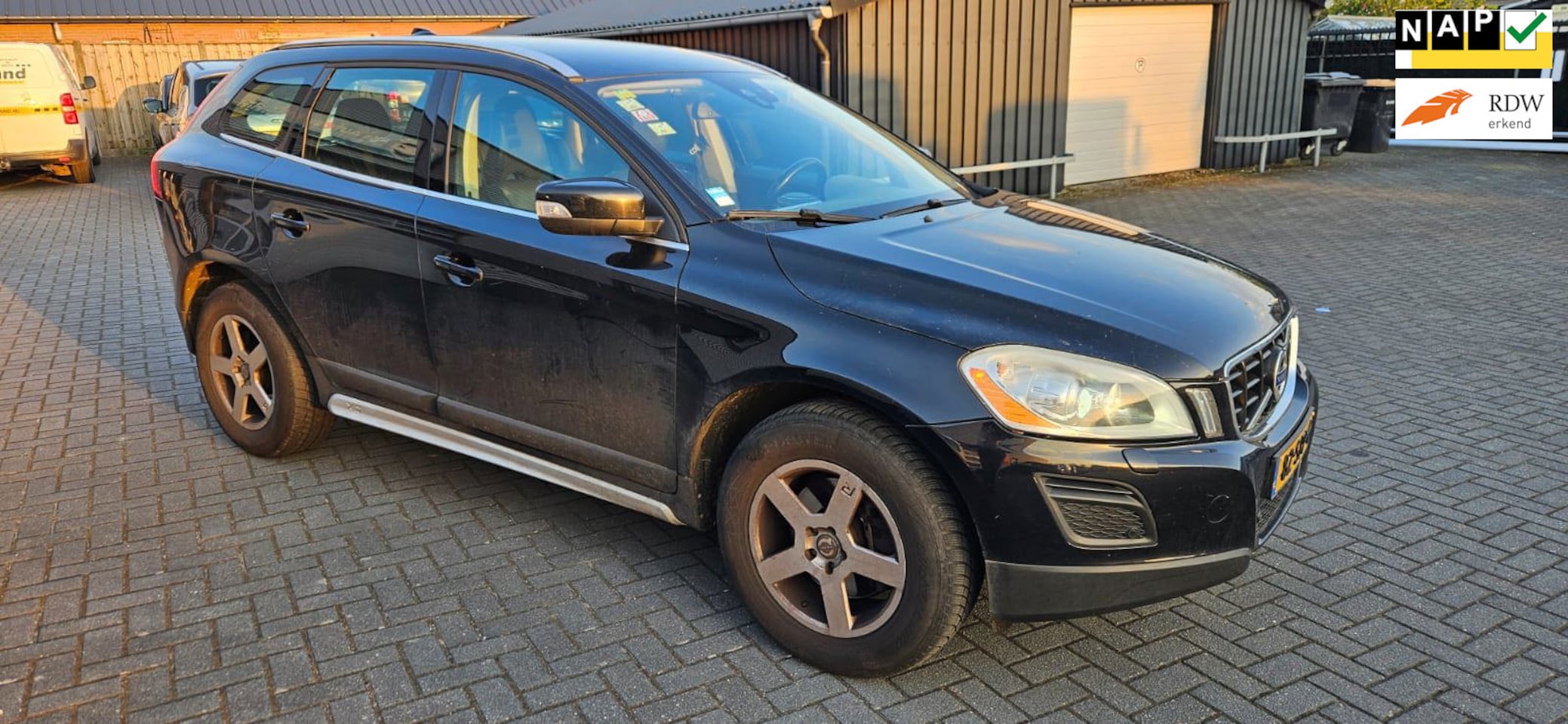 Volvo XC60 - 2.0 T5 Summum XENON/aut/LEER - AutoWereld.nl