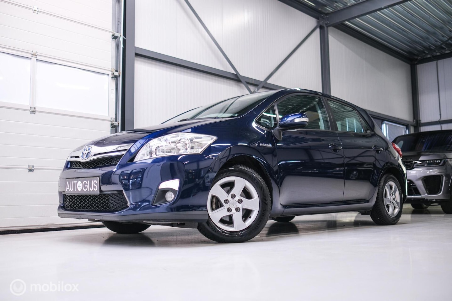 Toyota Auris - 1.8 Full Hybrid Aspiration | Dealer onderhouden | 2e eig | NL auto NAP | Trekhaak | Automa - AutoWereld.nl