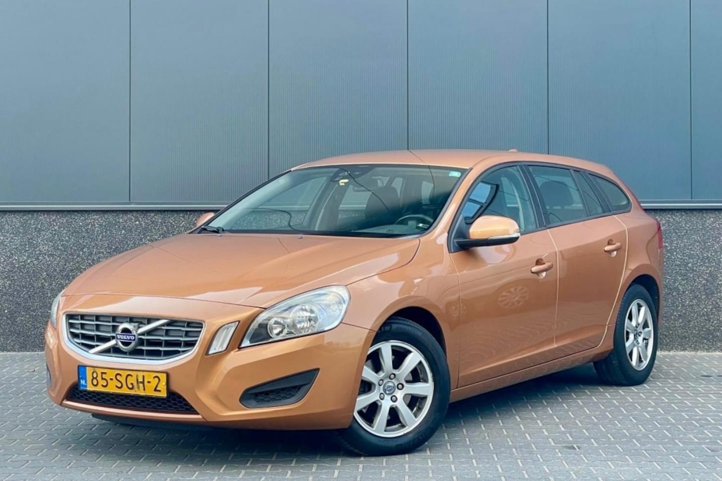 Volvo V60 - 1.6 DRIVe Kinetic 1.6 DRIVe Kinetic - AutoWereld.nl