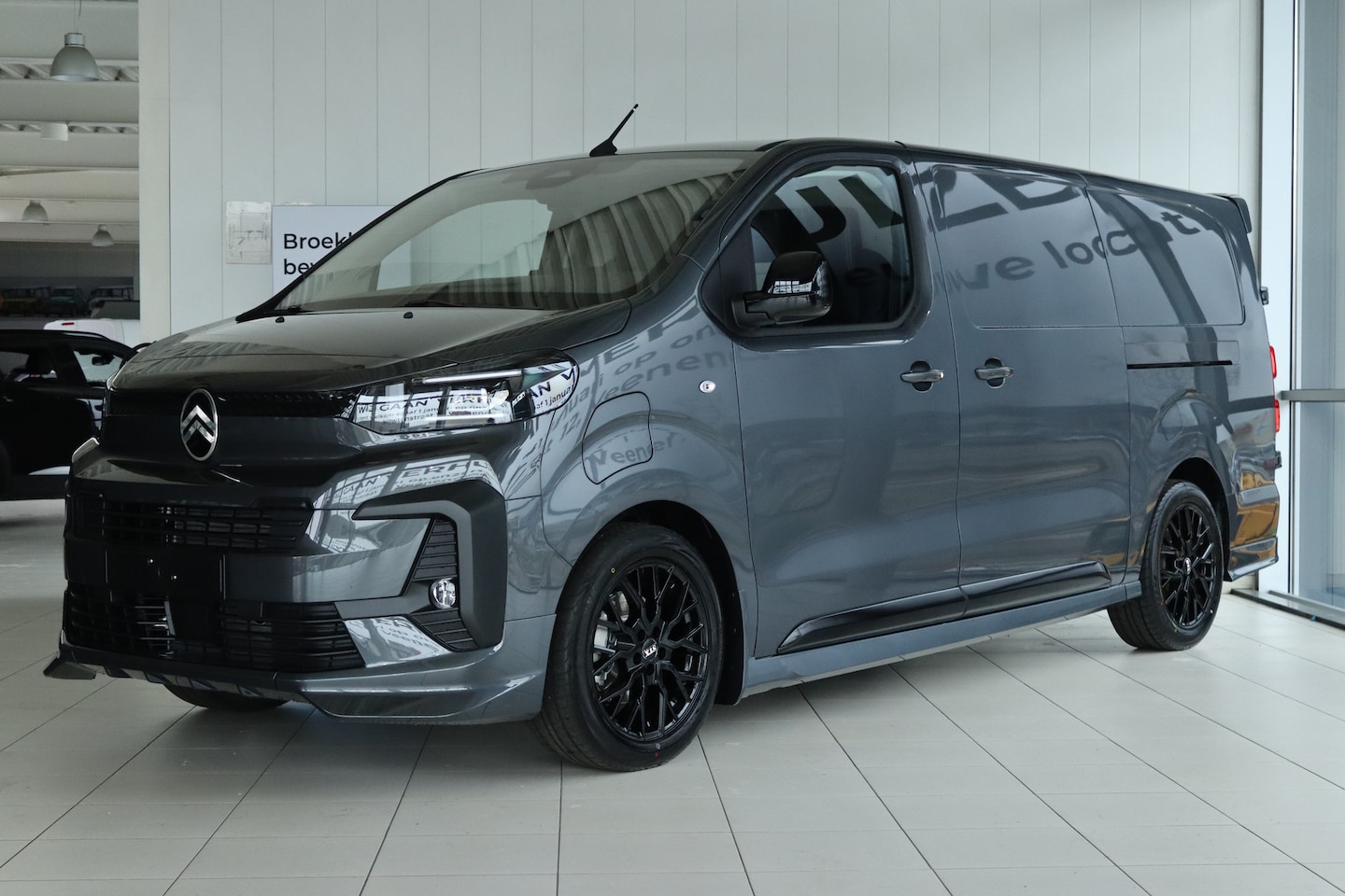 Citroën ë-Jumpy - L3 136 75 kWh STX EDITION | LED | Stoel+Stuurverwarming | Betimmering | Leder | Camera | N - AutoWereld.nl