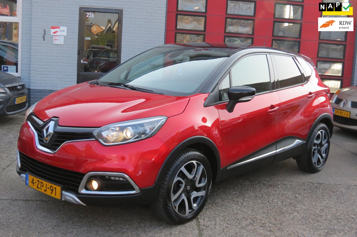Renault Captur - 0.9 TCe Helly Hansen , CLIMA , PDC , NAVI, CAMERA - AutoWereld.nl