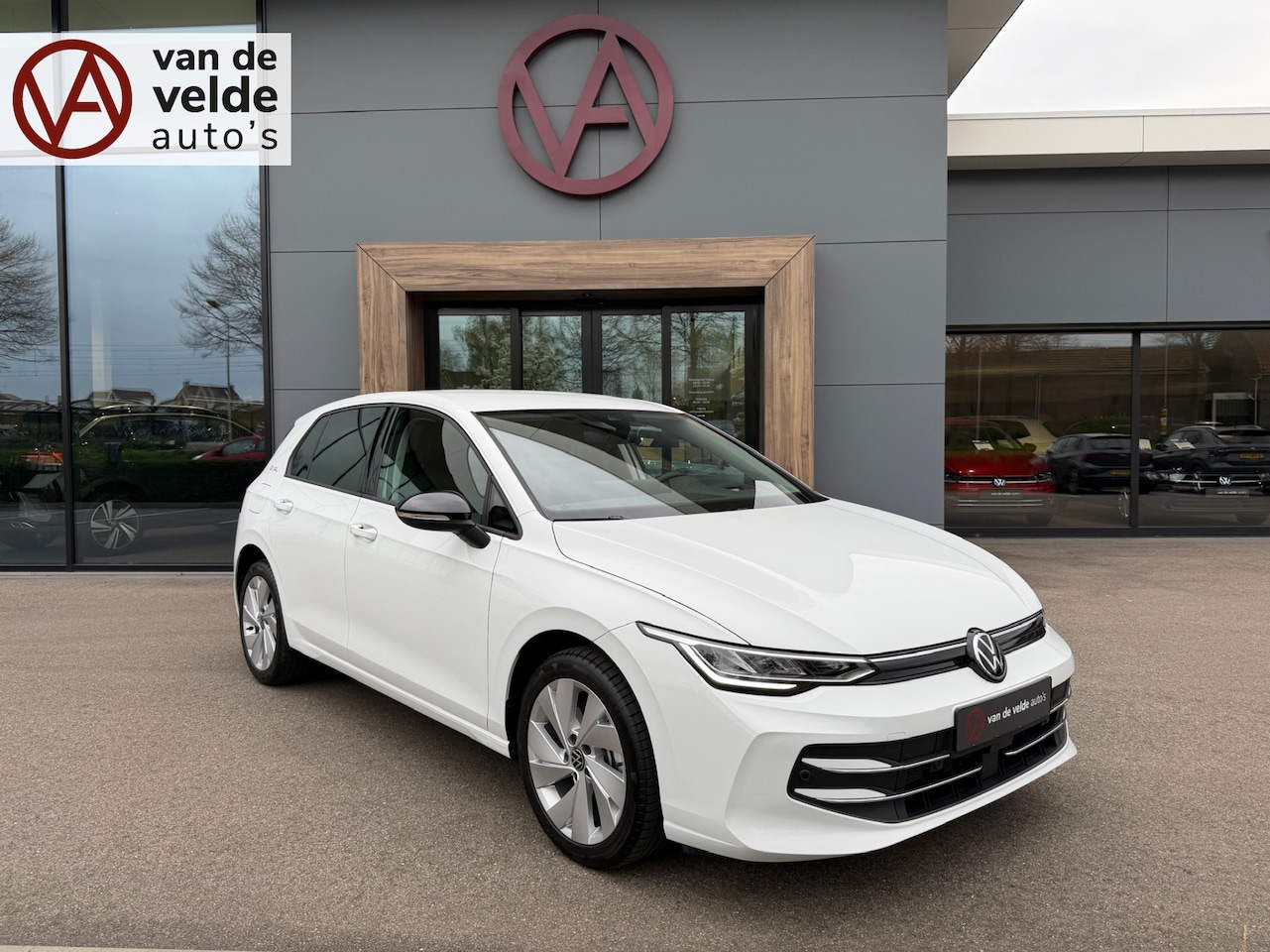 Volkswagen Golf - 1.5 eHybrid GOAL | Camera | Head-Up | Dode hoek | Carplay | Rijklaar incl. garantie - AutoWereld.nl