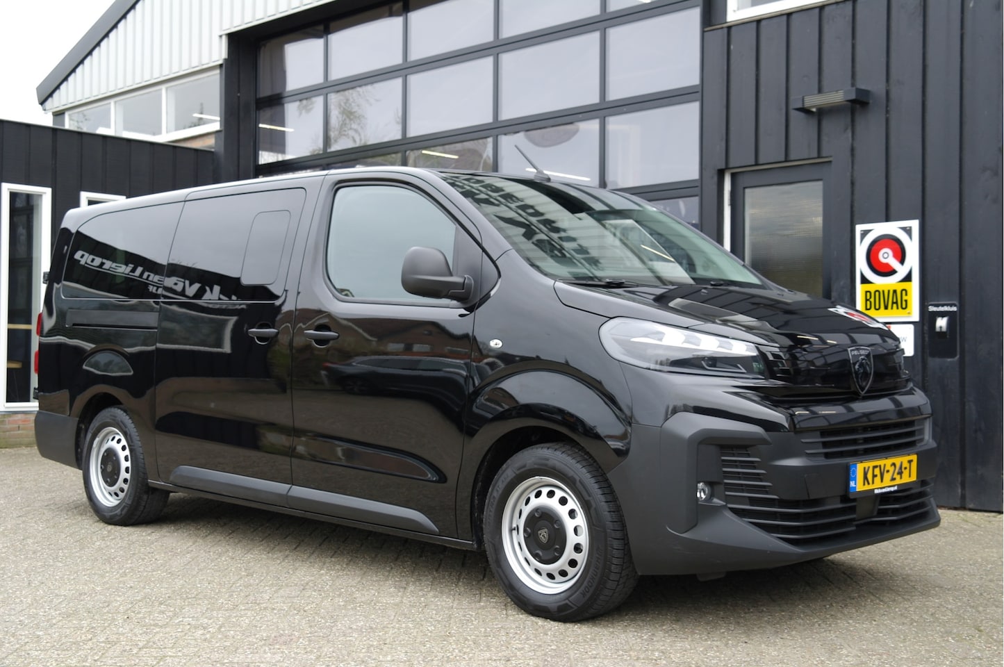 Peugeot e-Expert - Long L3 75 kWh | 9- persoons | Incl. BTW | Full Led | Nieuw Model | CarPlay | Camera - AutoWereld.nl