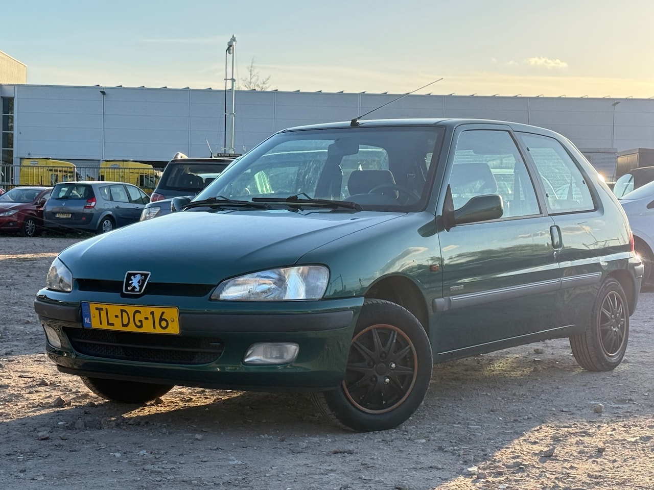 Peugeot 106 - 1.1 Accent/ LAAG KM/ GREEN - AutoWereld.nl