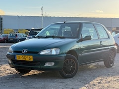 Peugeot 106 - 1.1 Accent/ LAAG KM/ GREEN