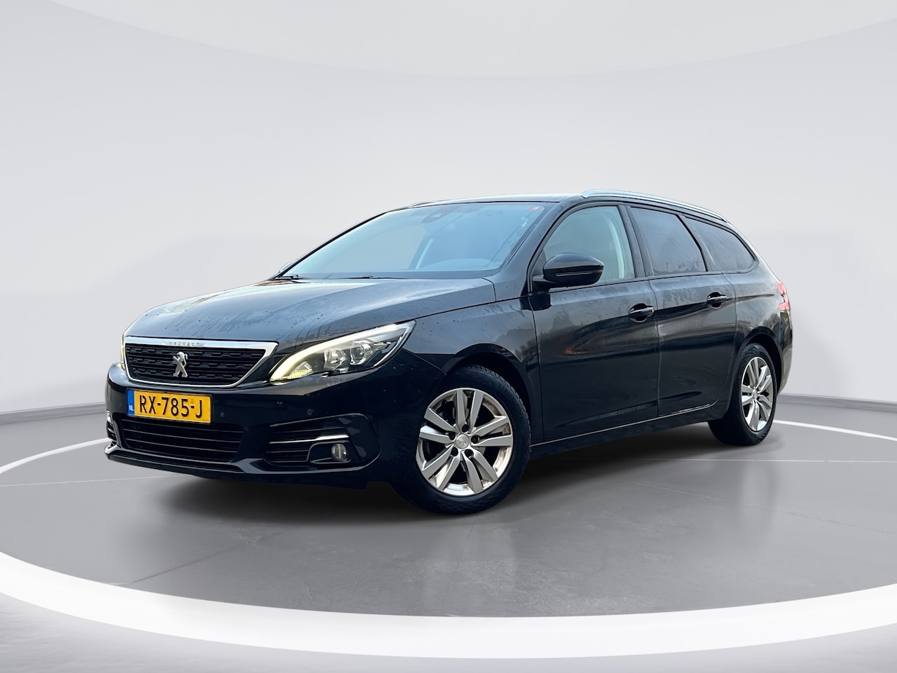 Peugeot 308 SW - 1.2 Turbo Blue Lease Executive | DIST RIEM BIJ 190K KM VERV | PANORAMADAK | NAVI + CARPLAY - AutoWereld.nl