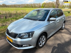 Skoda Fabia - 1.2 TSI JOY Apk/Airco/Stoelverw./1Ste Eigenaar/Navi/Lm