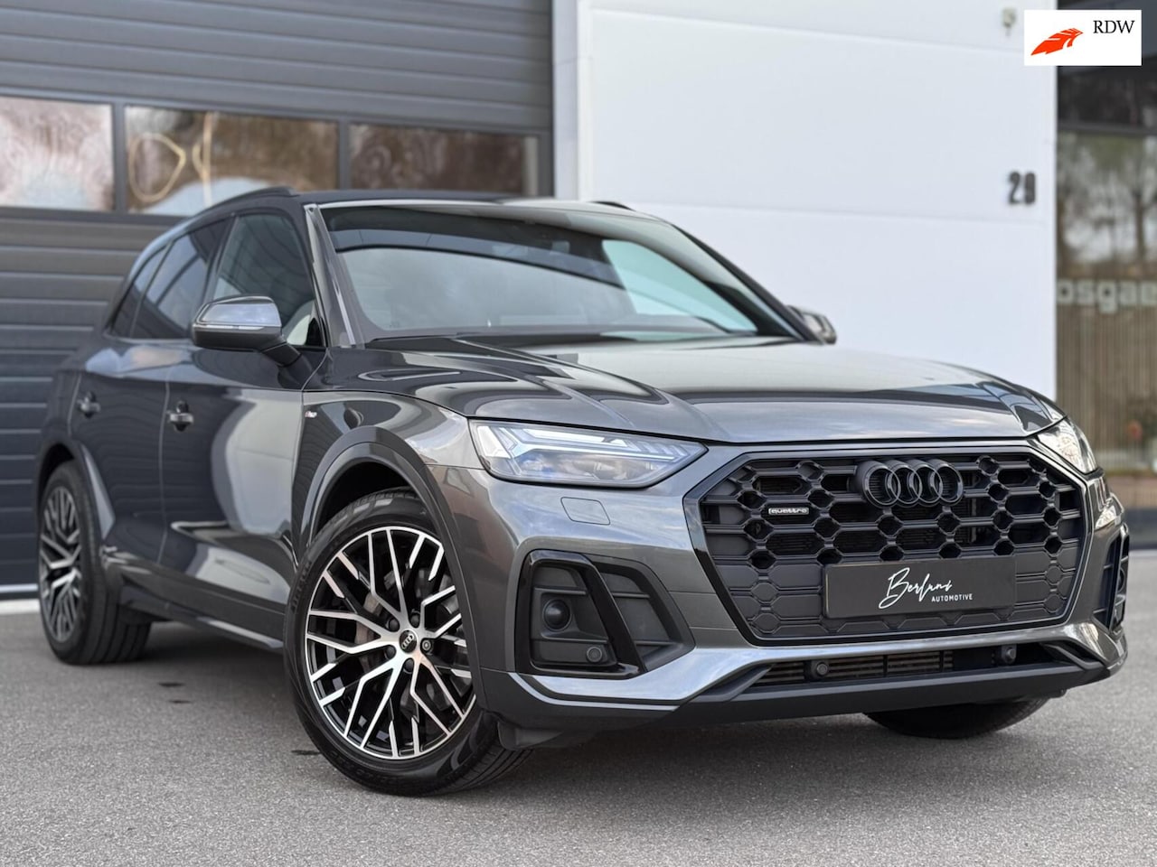 Audi Q5 - 55 TFSIe S-line Black Optik | Luchtvering | Camera - AutoWereld.nl