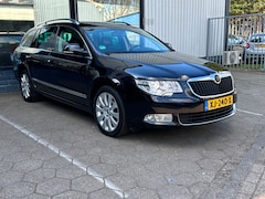 Skoda Superb Combi - 2.0 TDI Ambition 4x4 Business Line/ Airco/Leder/Navigatie/
