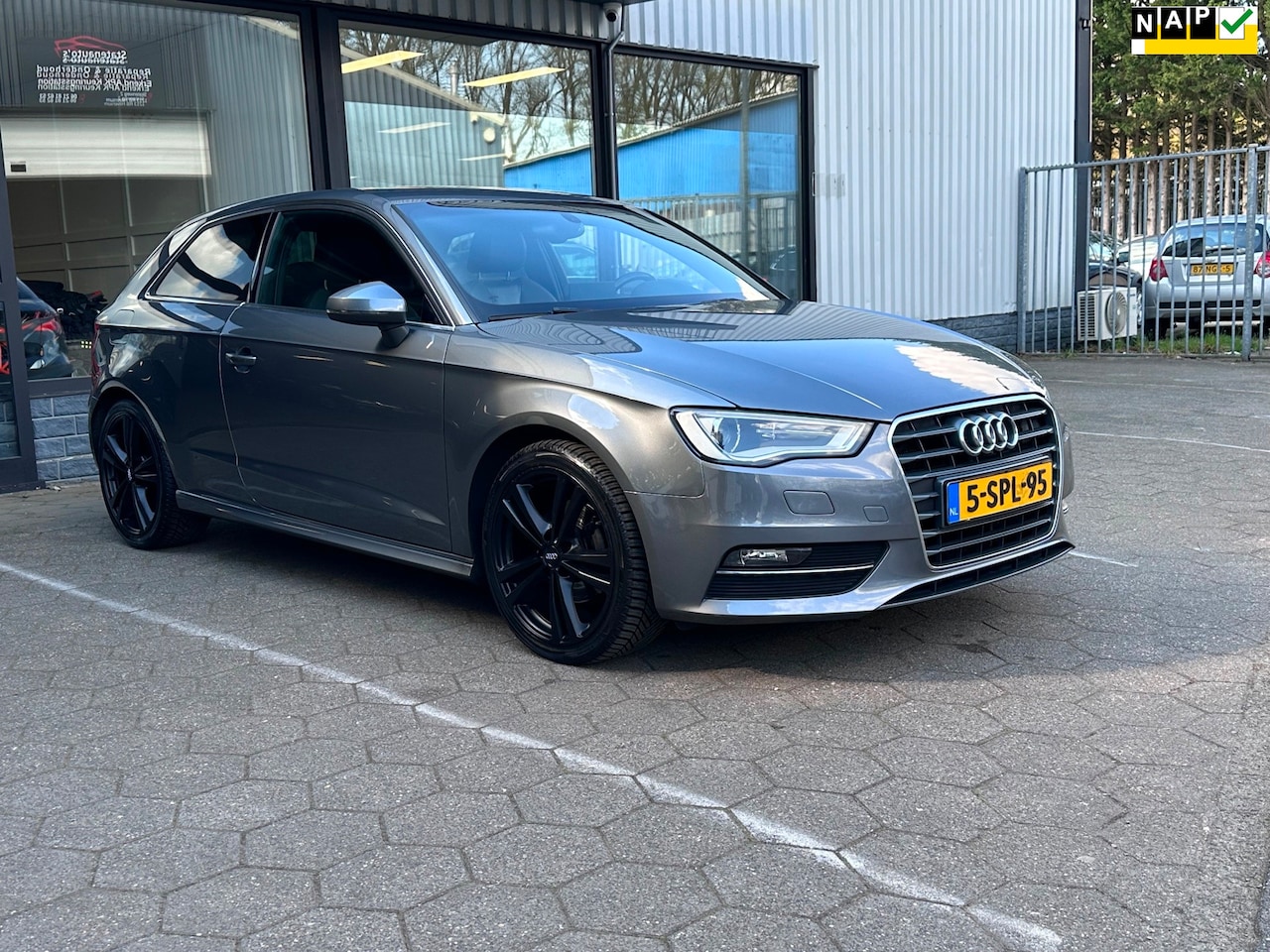 Audi A3 - 1.6 TDI ultra Edition/Airco/Leder/Navigatie/ - AutoWereld.nl