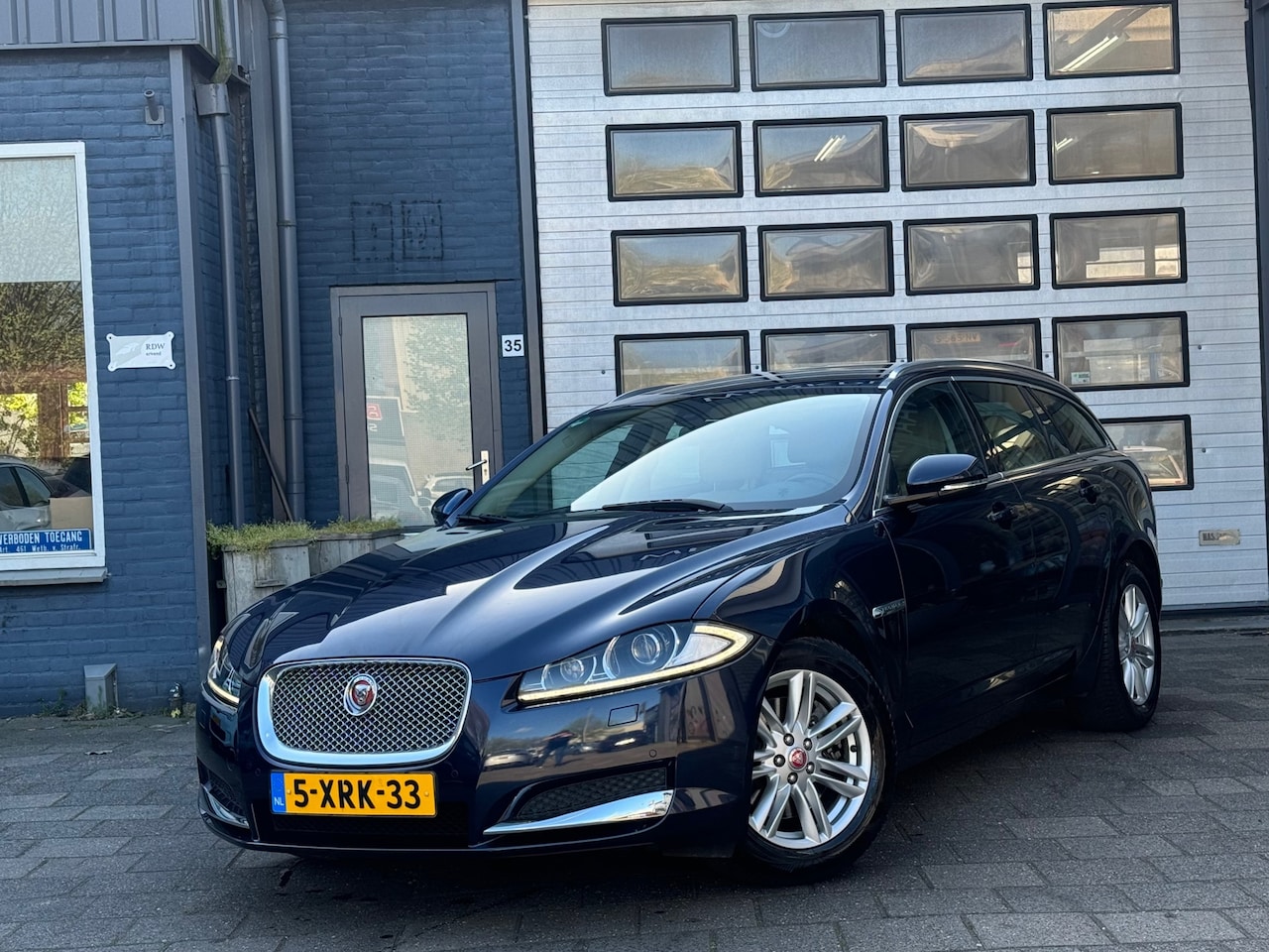 Jaguar XF Sportbrake - 2.2D | Clima | Camera | Cruise | Leer - AutoWereld.nl