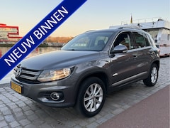 Volkswagen Tiguan - 1.4 TSI Sport&Style 4motion R-line Edition 4x4 Airco/ECC Pano Navi Trekhaak