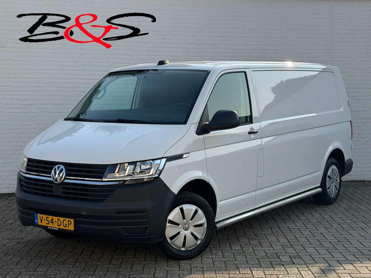 Volkswagen Transporter - 2.0 TDI L2H1 Trekhaak Pdc V+A Carplay Navigatie Cruise Airco - AutoWereld.nl
