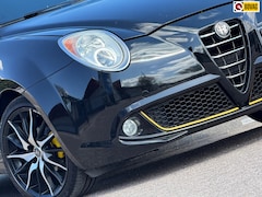 Alfa Romeo MiTo - 1.4 Distinctive - Nero Profondo - Cruise/Clima/Nav - Fijn Sportief