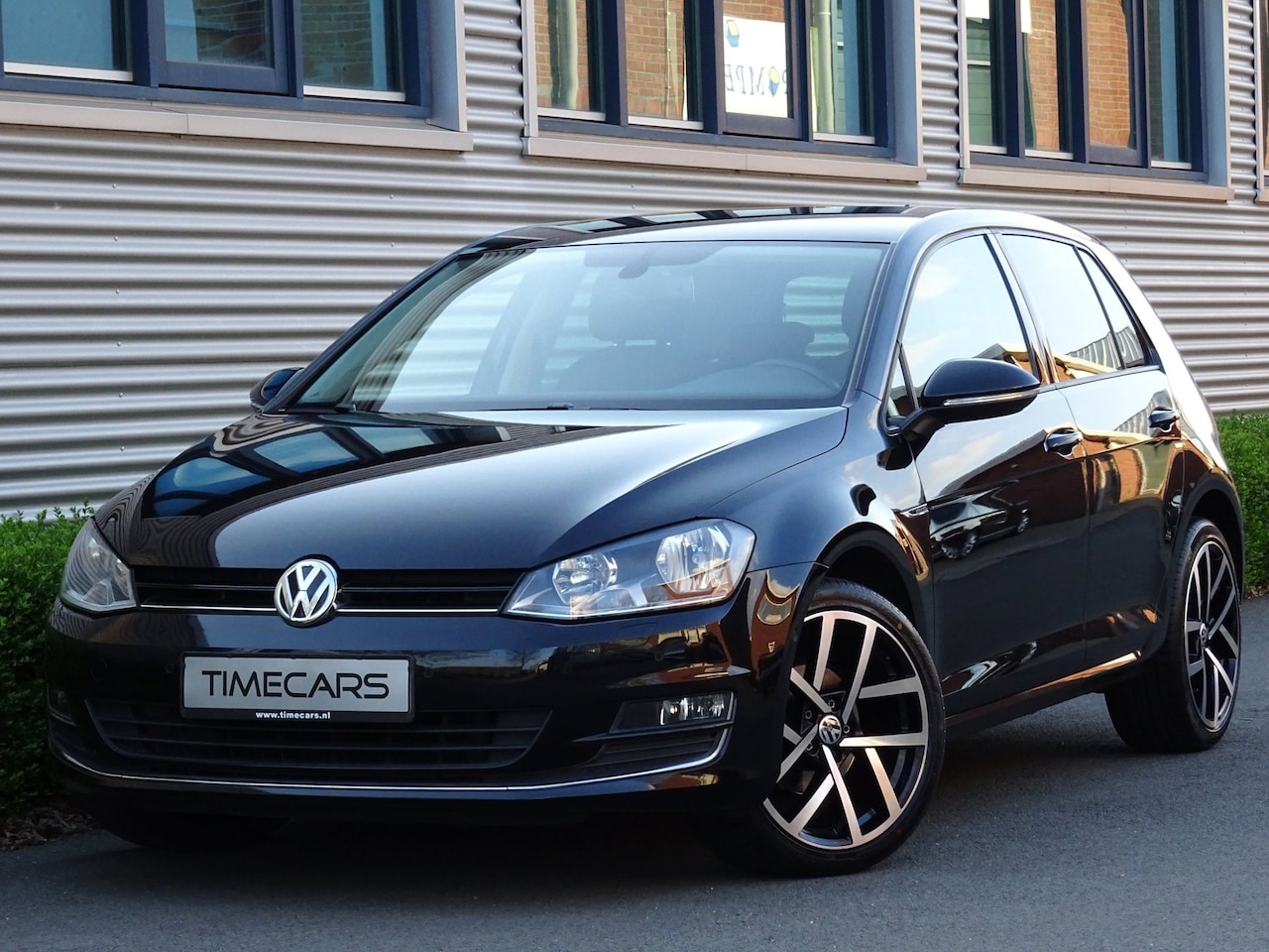 Volkswagen Golf - 1.2 TSI Lounge Navi Cruise Parkassist Stoelvr - AutoWereld.nl