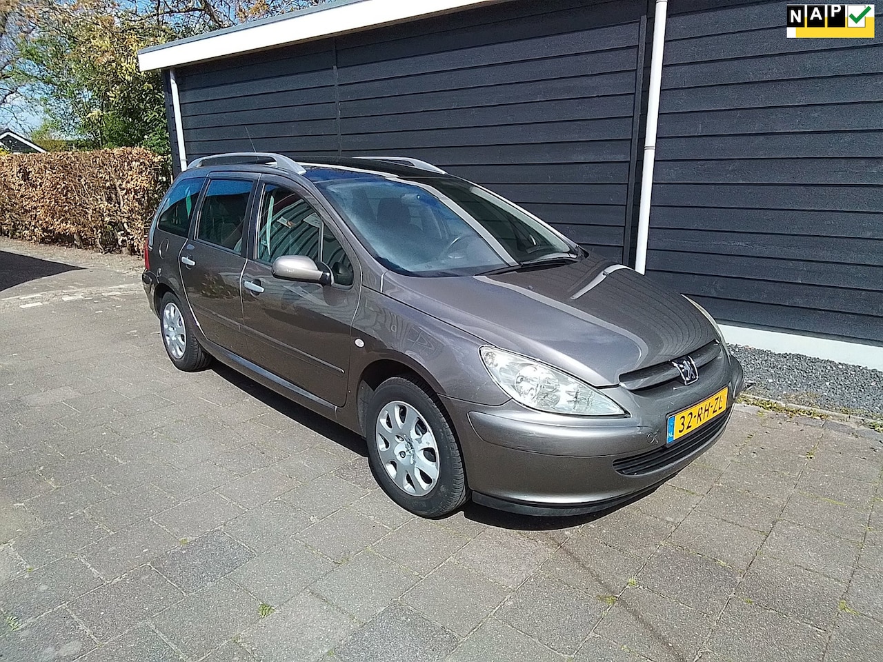 Peugeot 307 SW - 1.6 16V Premium NL auto. Nap km150 000 Zeer lux,s Airco trekhaak - AutoWereld.nl