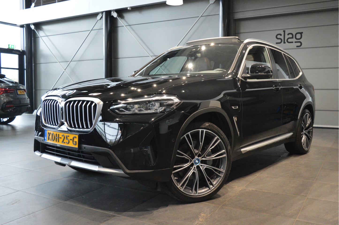 BMW X3 - xDrive30e High Executive Sport pano leder camera 21 inch !! - AutoWereld.nl
