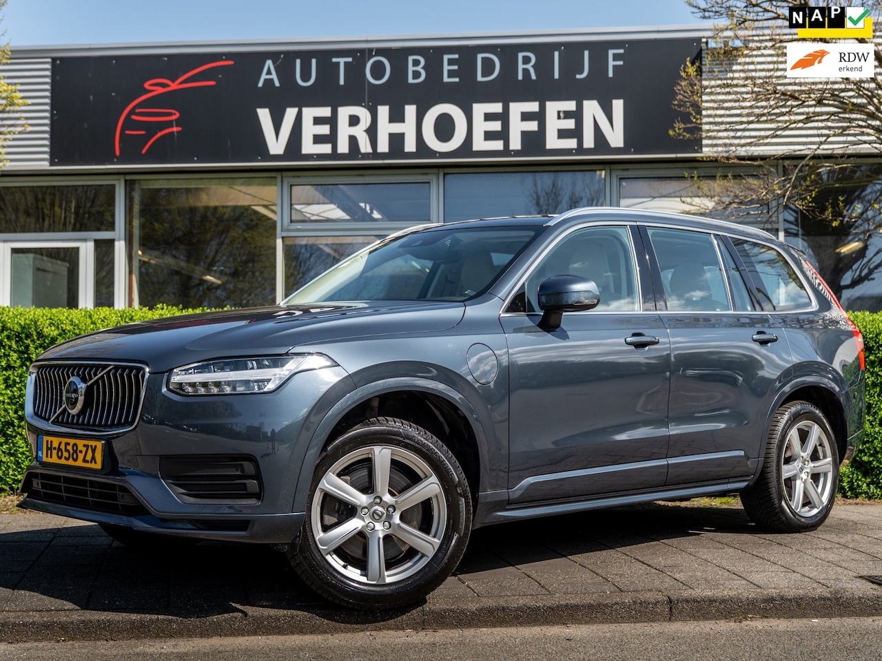 Volvo XC90 - 2.0 T8 Twin Engine AWD - 7 PERS - APPLE CARPLAY - TREKHAAK - STOELVERW -PARKEERCAMERA - NA - AutoWereld.nl
