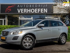 Volvo XC60 - 2.0T Kinetic - AUTOMAAT - PANORAMADAK - TREKHAAK - STOELVERWARMING - CRUISE / CLIMATE - TR
