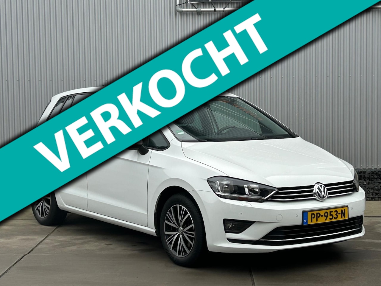Volkswagen Golf Sportsvan - 1.4 TSI Highline 1.4 TSI Highline, Panorama dak, Trekhaak, DSG automaat, Clima, Camera - AutoWereld.nl