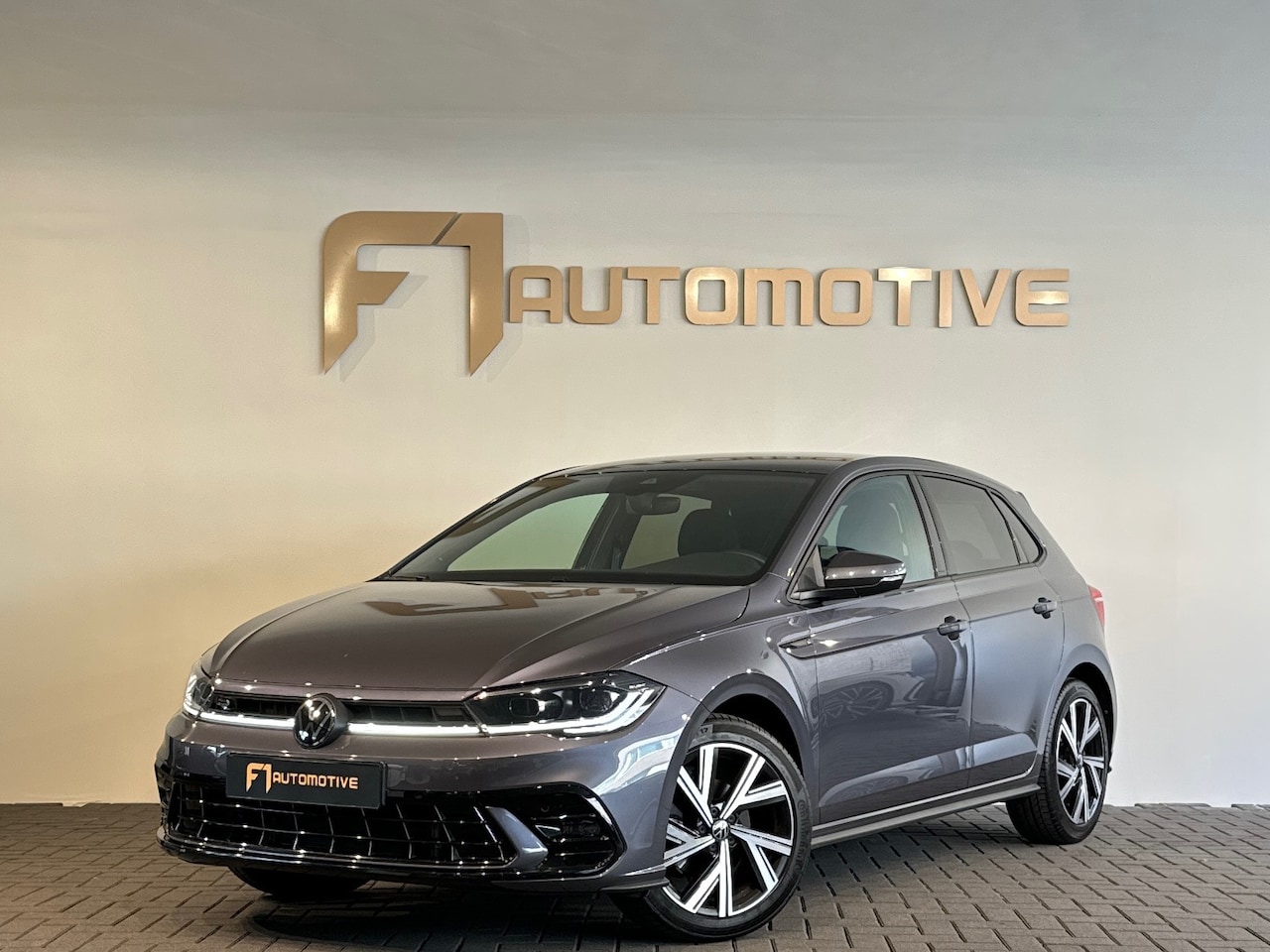 Volkswagen Polo - 1.0 TSI R-Line Business Beats|IQ|Sfeer|ACC - AutoWereld.nl