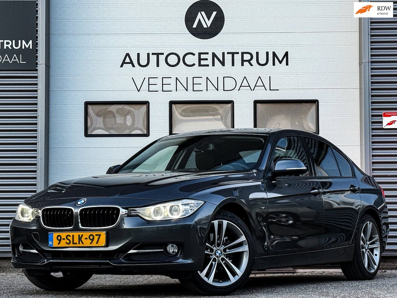 BMW 3-serie - 316i Executive Sport AUT 1E EIG/LEDER/XENON/NAVI - AutoWereld.nl