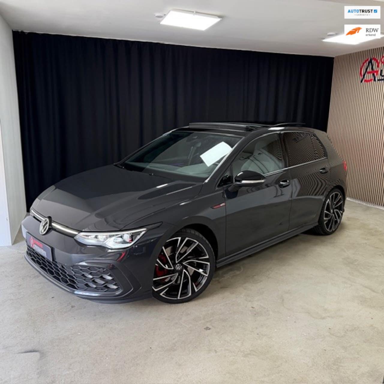 Volkswagen Golf - 2.0 TSI GTI Pano/Cam/sfeer/IQ Led/ - AutoWereld.nl