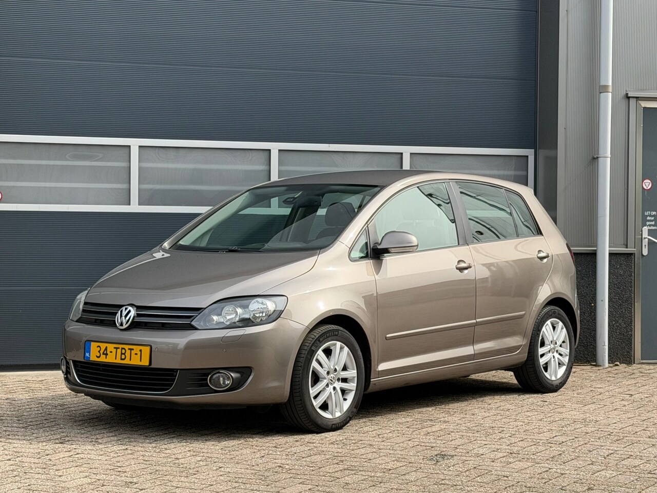 Volkswagen Golf Plus - 1.6 TDI Highline bj.2012 Autom|Trekh|Clima|Nap. - AutoWereld.nl
