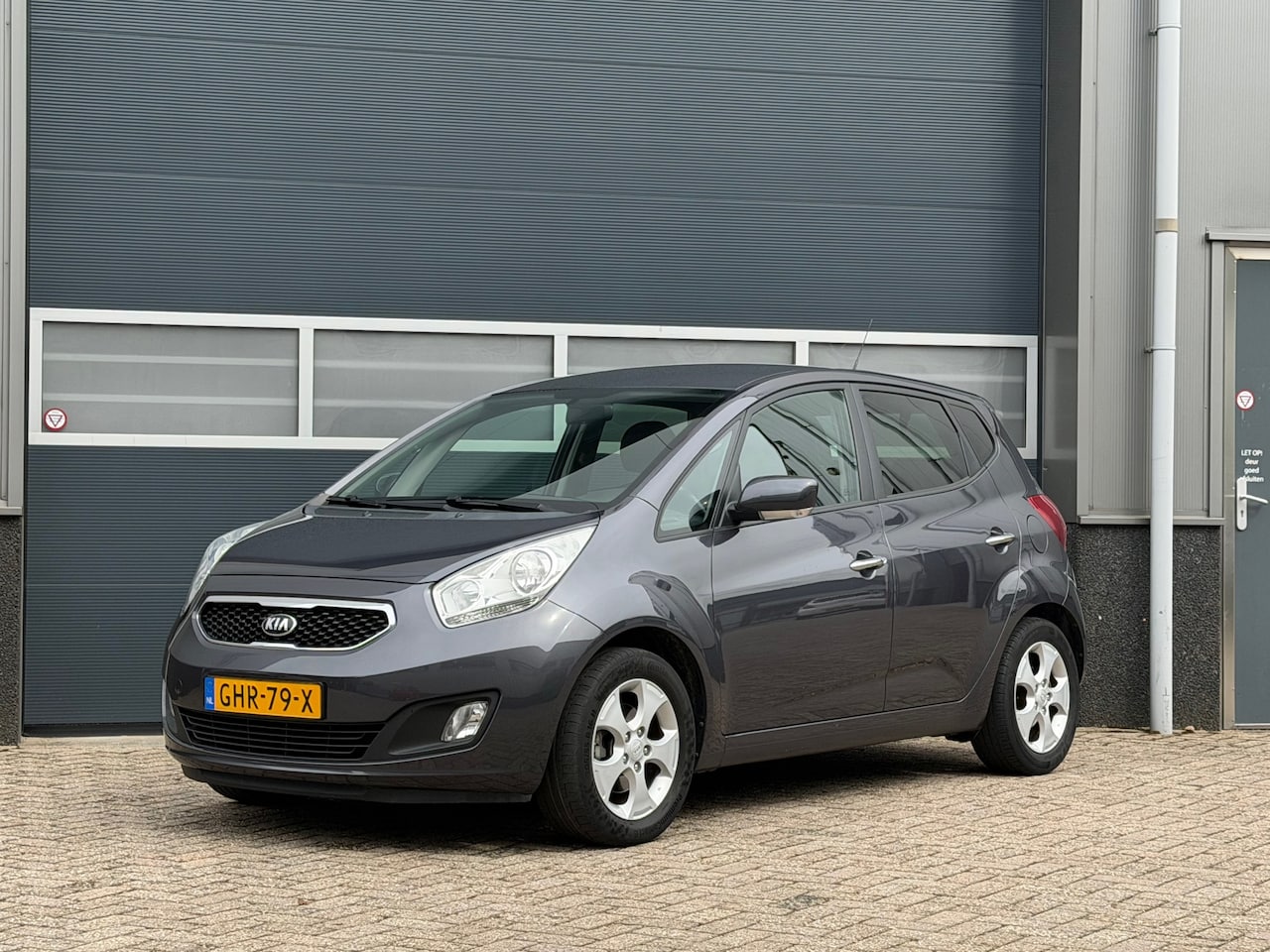 Kia Venga - 1.6 CVVT 20th Anniversary bj.2014 Autom|Trekh|Pdc. - AutoWereld.nl