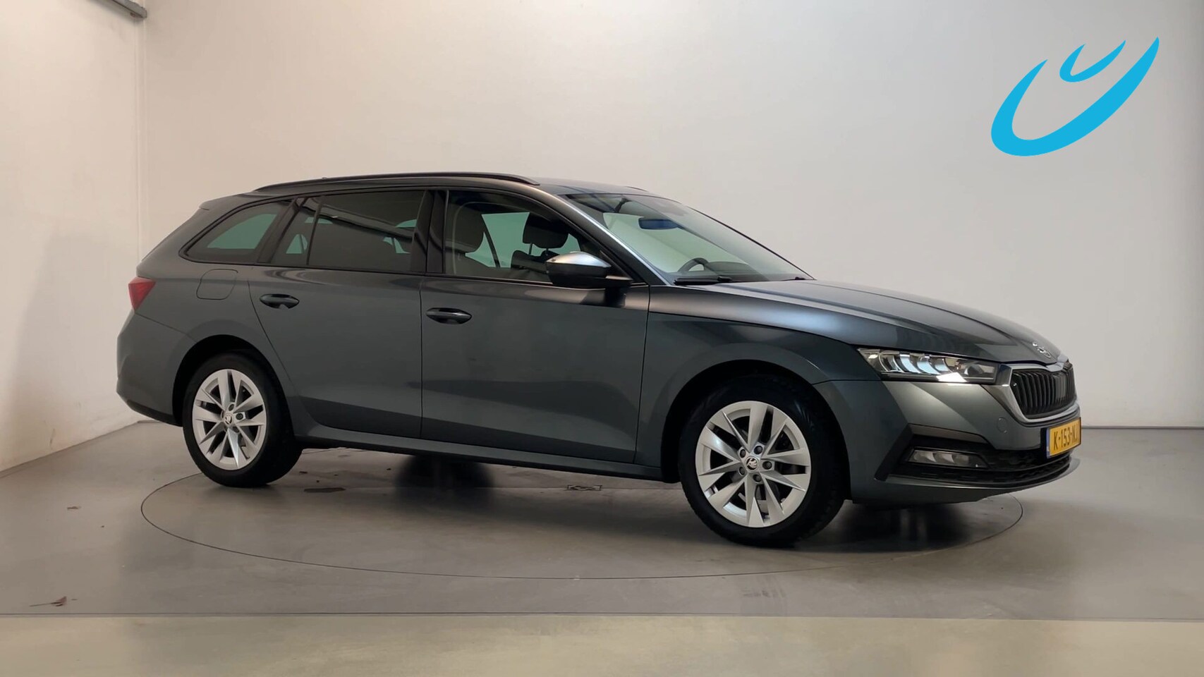 Skoda Octavia Combi - 1.0 e-TSI DSG Business Edition Sfeerverlichting Parkeersensoren App-Connect Navigatie - AutoWereld.nl