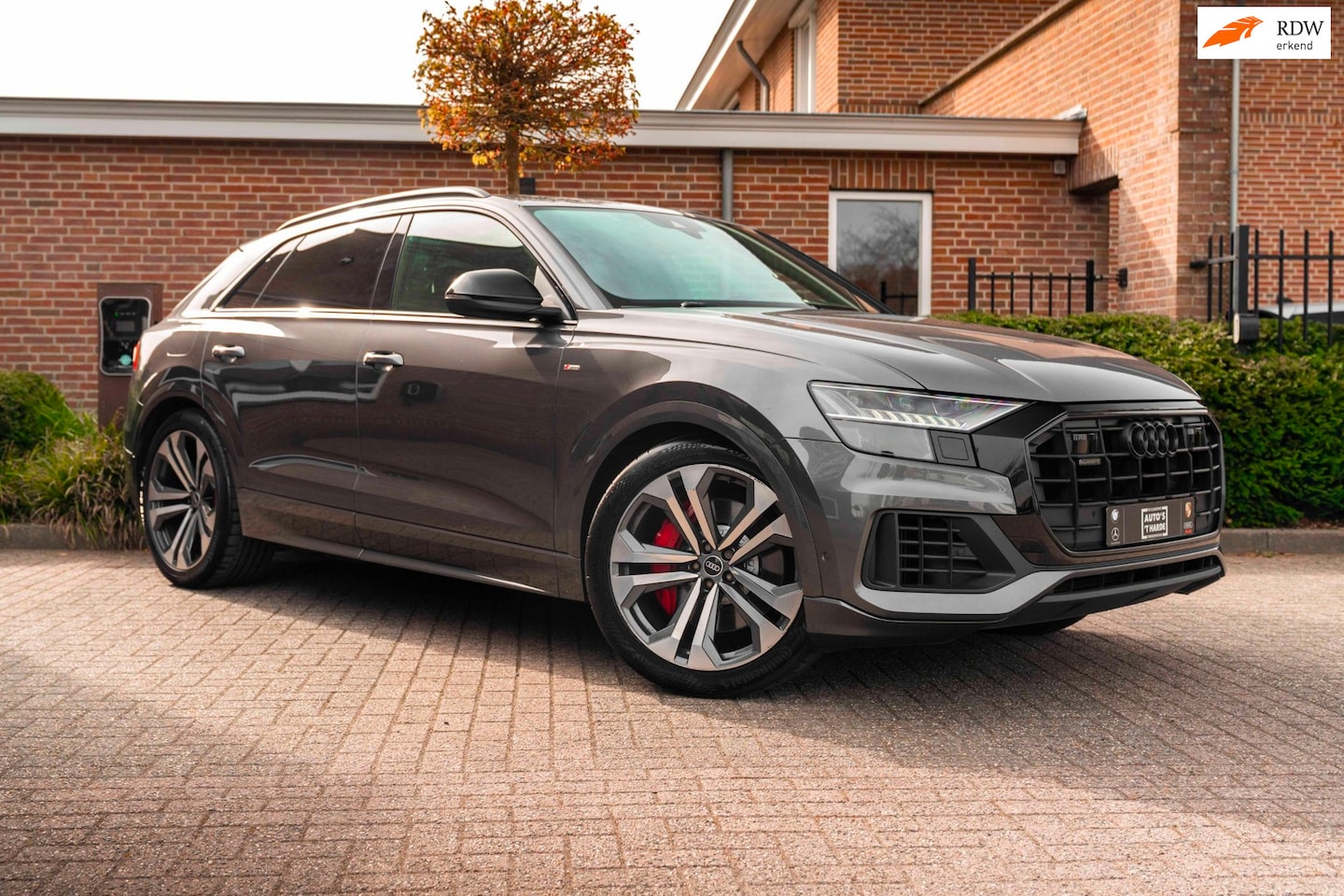 Audi Q8 - 55 TFSI e Quattro Pro Line S-Line Luchtvering Trekhaak Adaptive LED Matrix 22'' - AutoWereld.nl