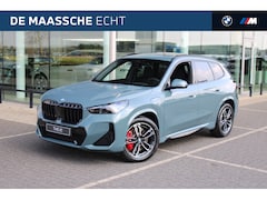 BMW X1 - xDrive25e M Sport Automaat / Panoramadak / Trekhaak / Sportstoelen / M Adaptief onderstel