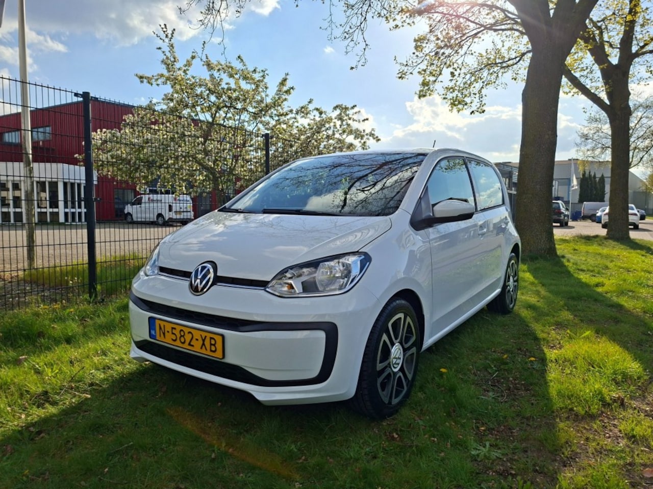 Volkswagen Up! - 1.0 Bluemotion - AutoWereld.nl