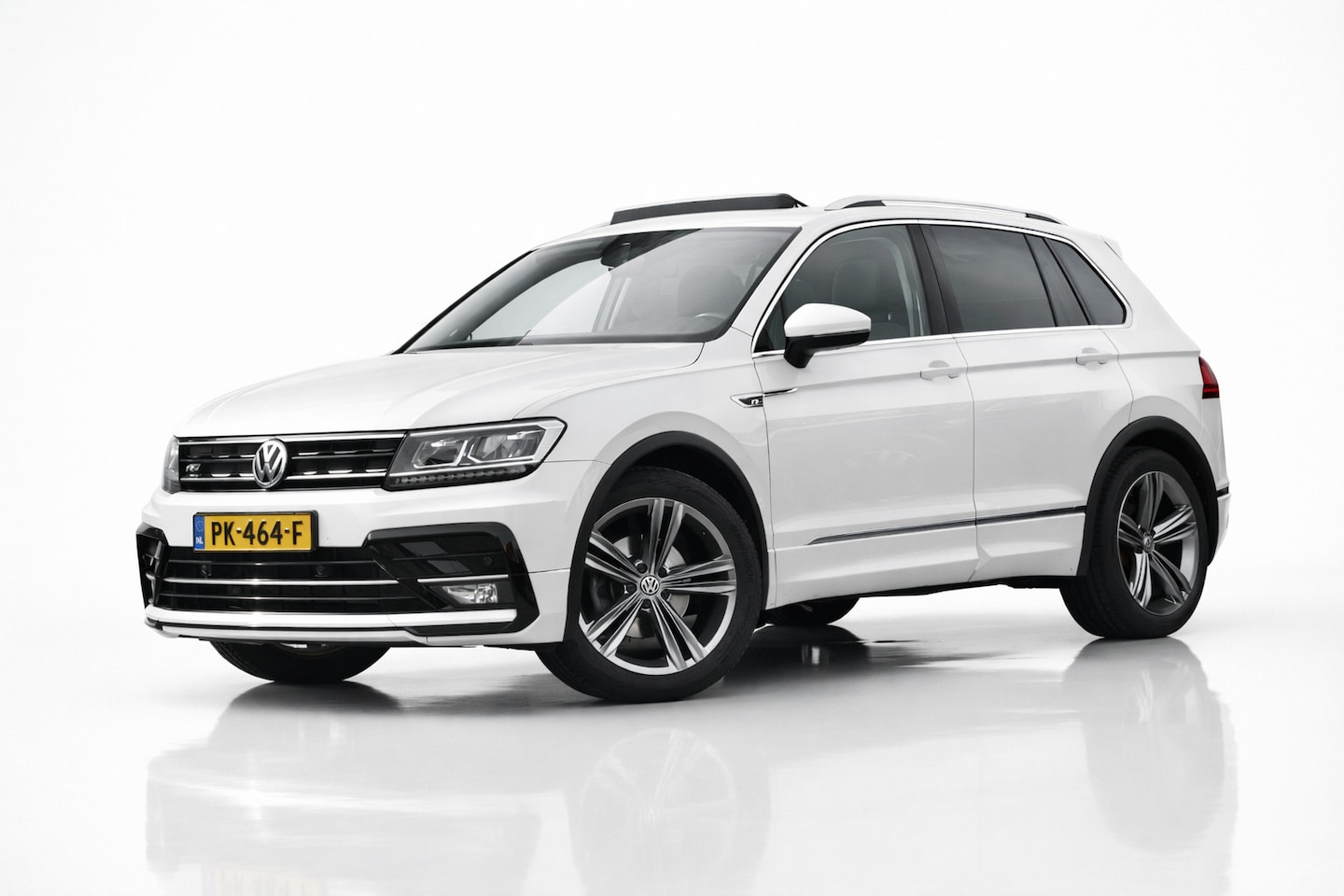 Volkswagen Tiguan - 1.4 TSI ACT R-LINE | VIRTUAL | PANORAMADAK | NAP | STOELVERWARMING | ADAPTIEVE CRUISE CONT - AutoWereld.nl