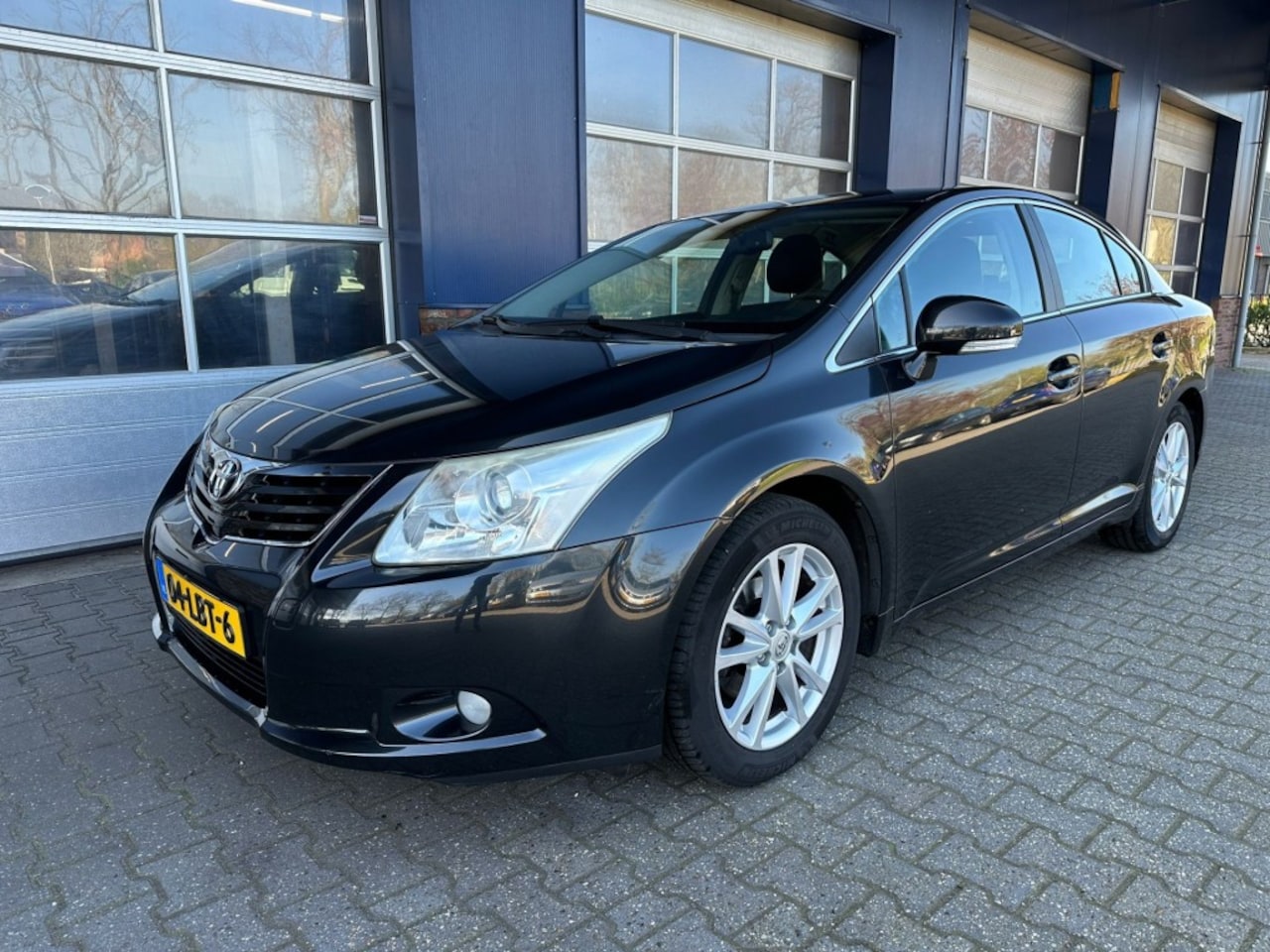 Toyota Avensis - 1.8 VVT-i Executive Business 1.8 VVTI Executive Business, Camera, Trekhaak, Cruise controle, Navi, ALL IN prijs! - AutoWereld.nl
