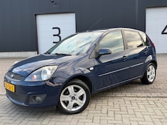 Ford Fiesta - 1.25 TITANIUM 5-DEURS/ SPORTVELGEN nieuwe apk