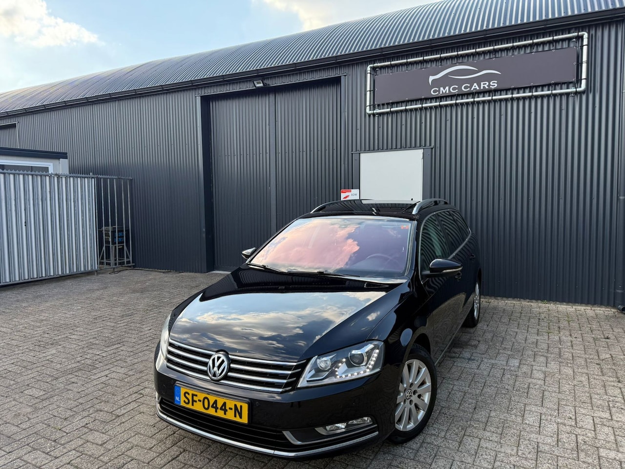 Volkswagen Passat Variant - 2.0 TDI R-line Executive Edition BOMVOL!! DSG//PANO//LED//XENON - AutoWereld.nl