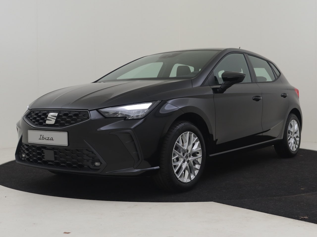 SEAT Ibiza - Style Plus Inclusief €2000 inruilvoordeel | Parkeersensoren achter - AutoWereld.nl