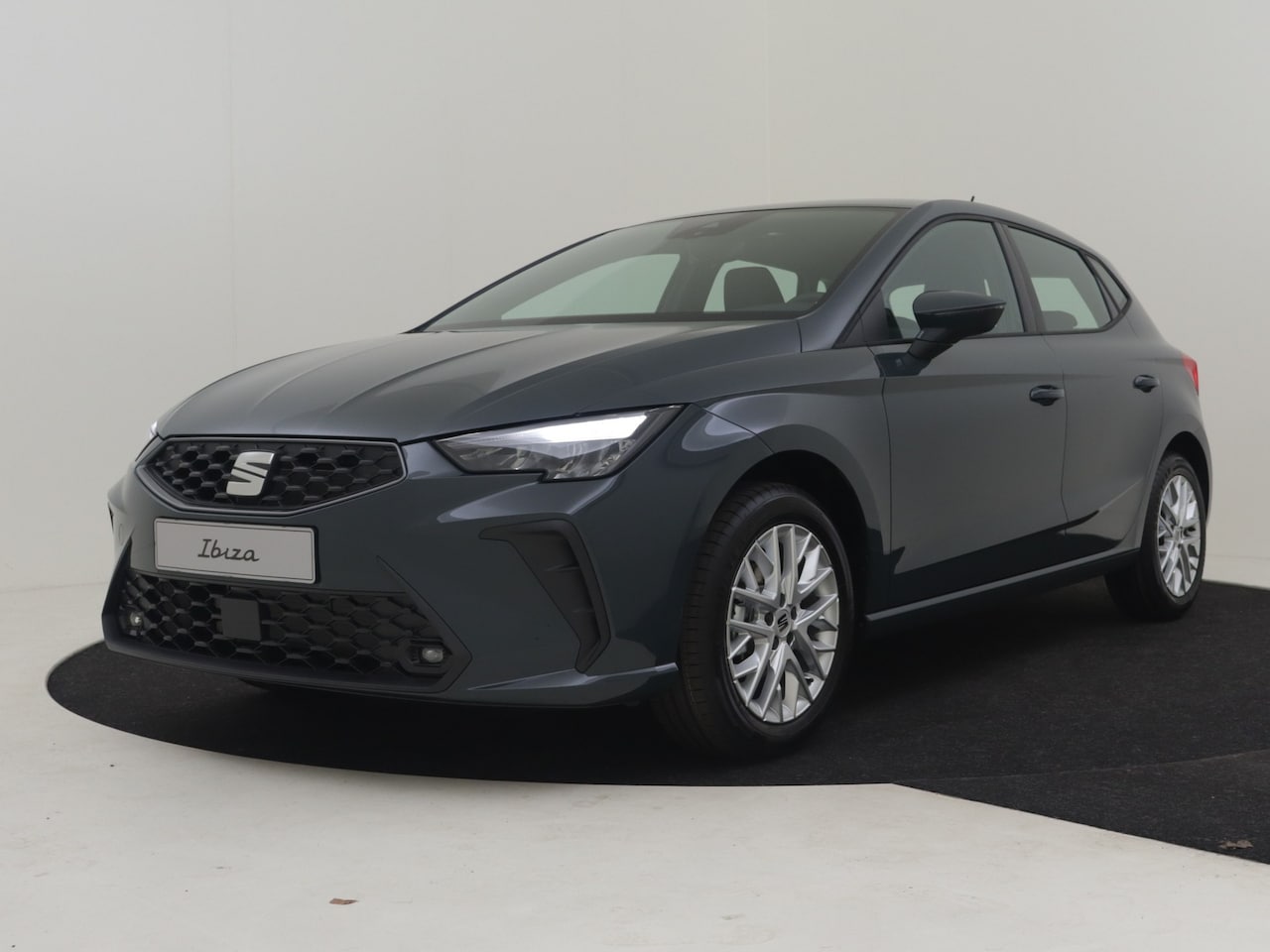 SEAT Ibiza - Style Plus Inclusief €2000,- inruilvoordeel | Parkeersensoren achter - AutoWereld.nl