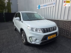 Suzuki Vitara - 1.4 Boosterjet Select / Trekhaak / Cruisecontrole / Stoelverwarming