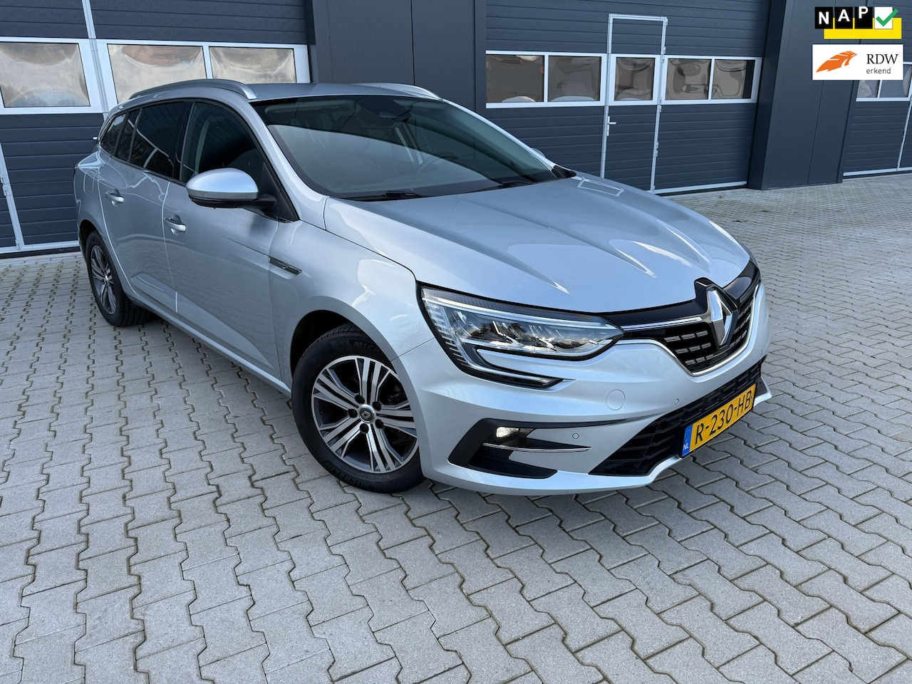 Renault Mégane Estate - 1.3 TCe Intens cruise-pdc-led-bluetooth - AutoWereld.nl
