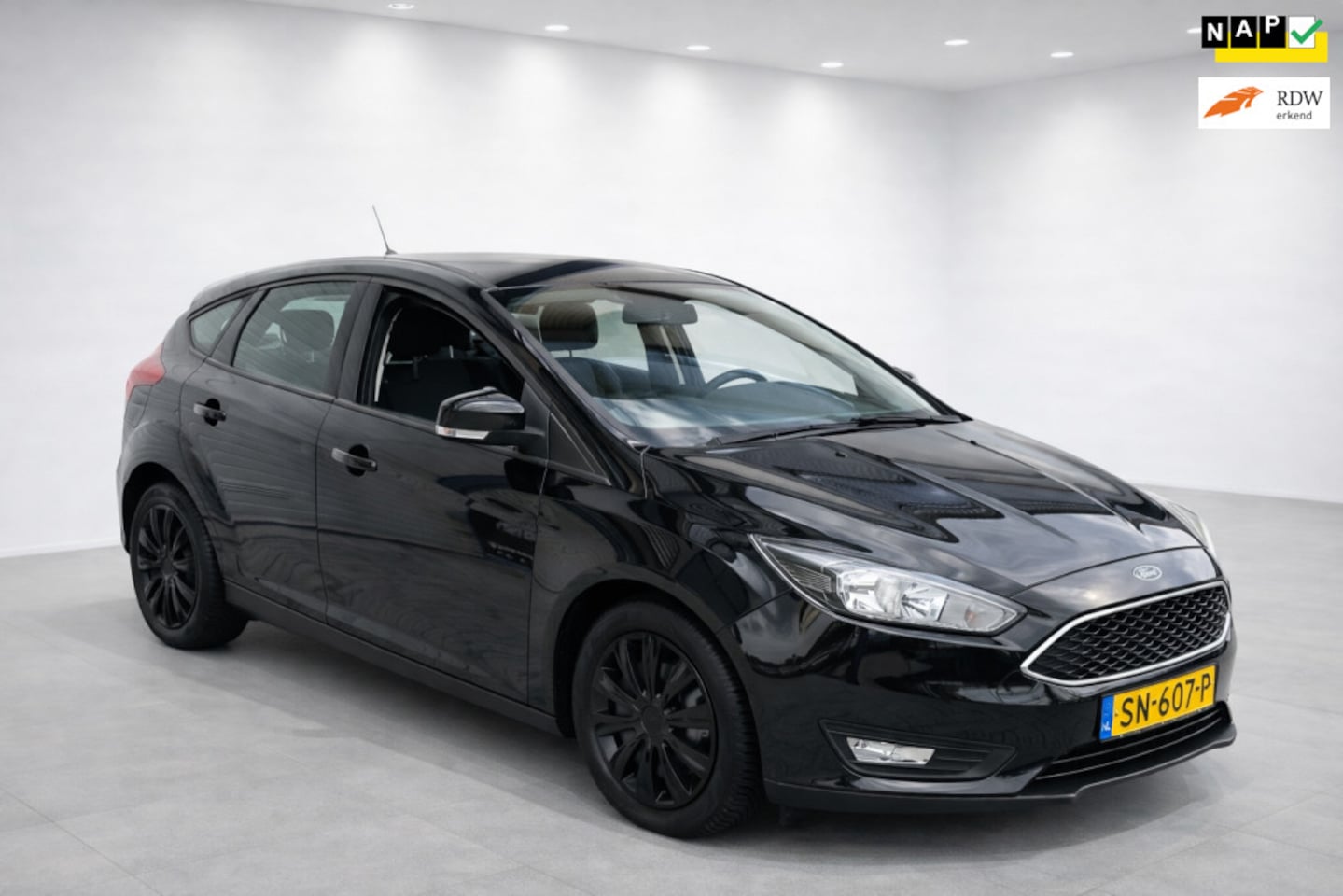 Ford Focus - 1.0 Lease Edition 1.0 Lease Edition, android, pdc, airco, cruise control, stuurwielbediening,, apk, nap, inr - AutoWereld.nl