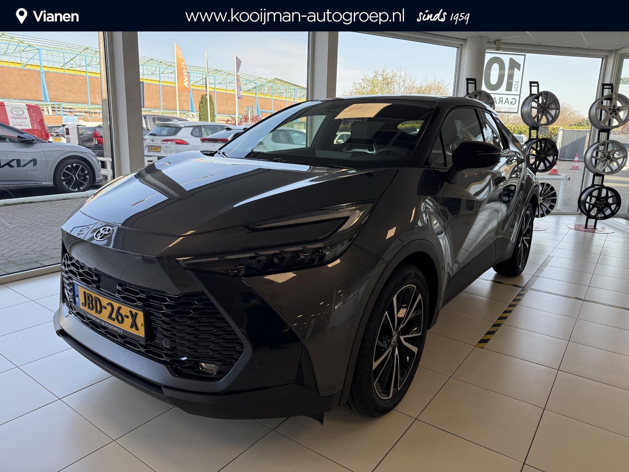 Toyota C-HR - 2.0 Plug-in Hybrid 220 Executive NL Auto, 5881KM, BTW Auto, PHEV, ex demo korting ! - AutoWereld.nl